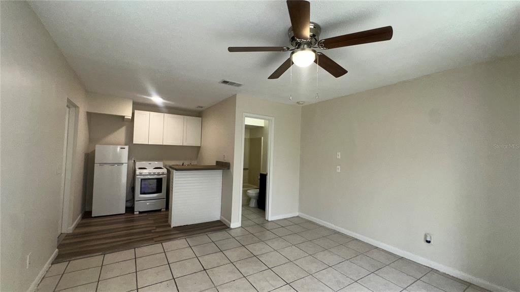 622 Royalty Court - Photo 7
