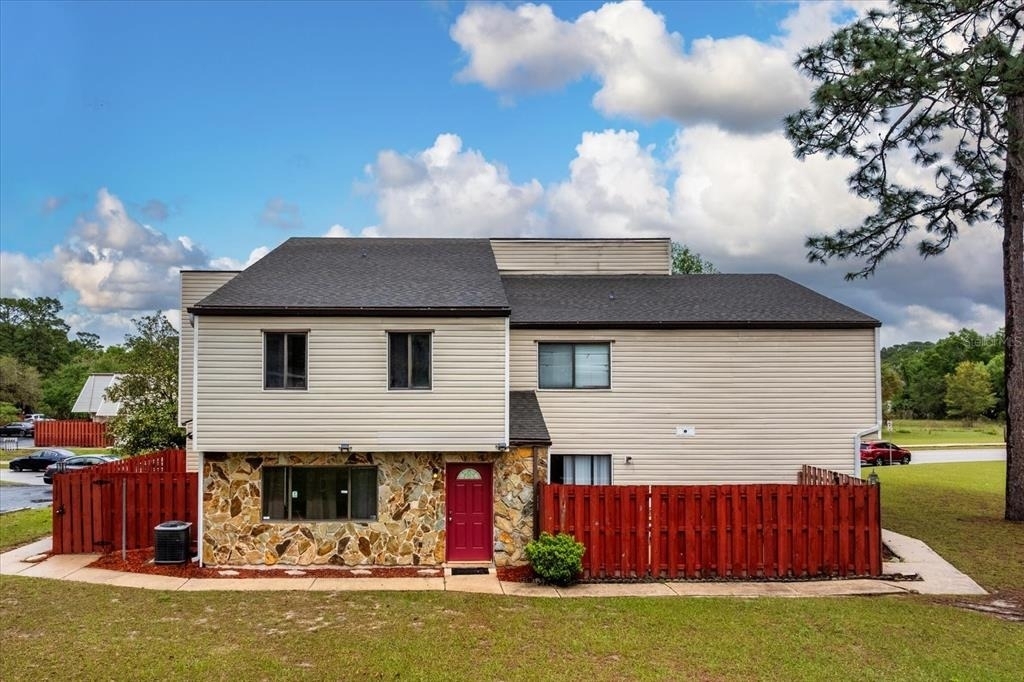 2134 Ne 45th Avenue - Photo 0