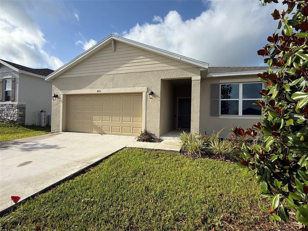 405 Eventide Avenue - Photo 0