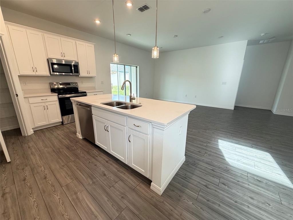 405 Eventide Avenue - Photo 8