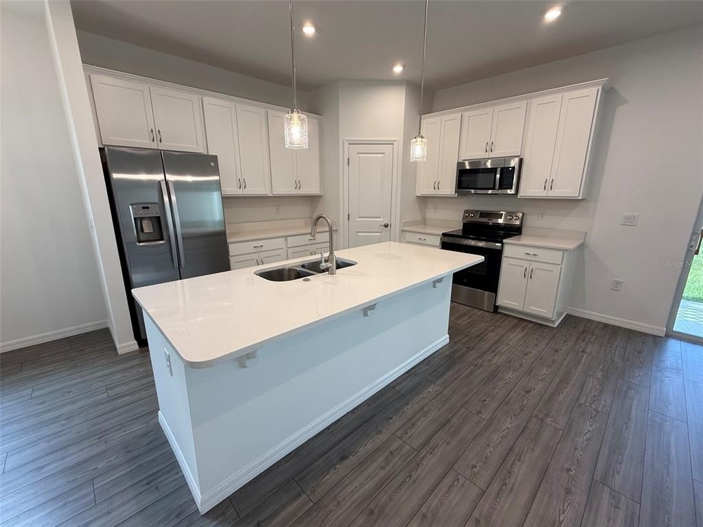 405 Eventide Avenue - Photo 4