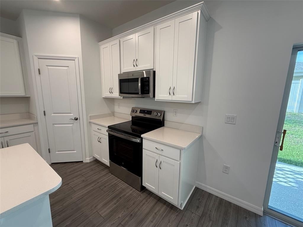 405 Eventide Avenue - Photo 5