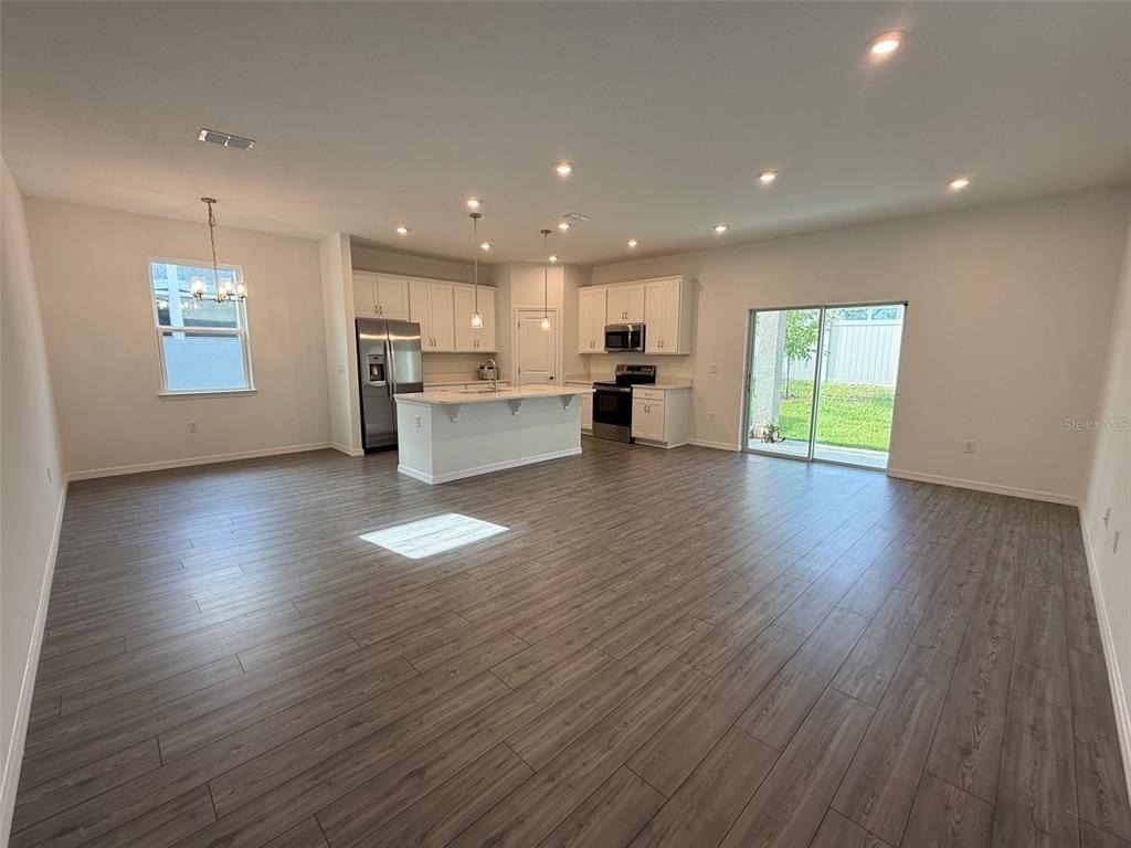 405 Eventide Avenue - Photo 3