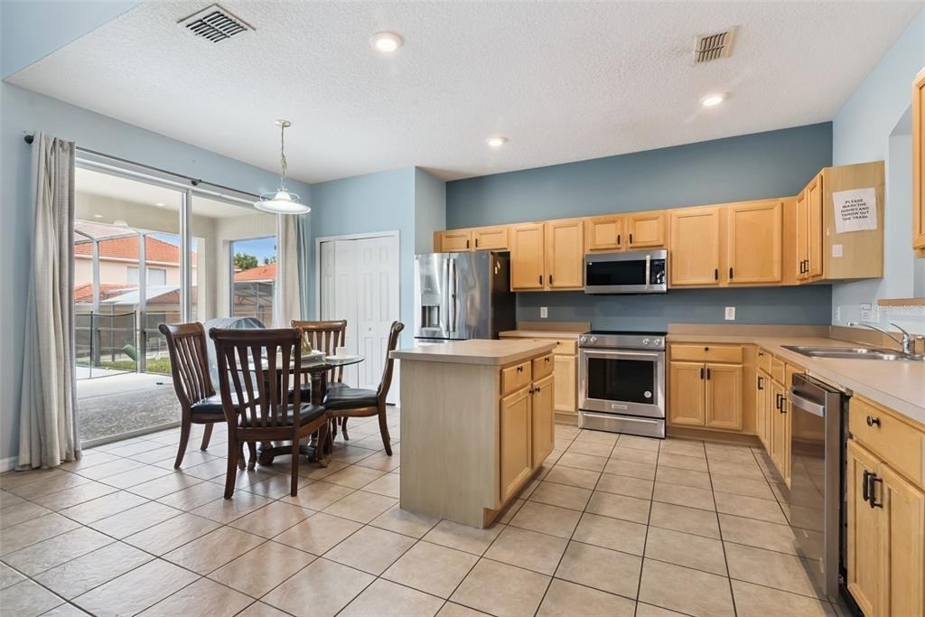 143 Cordova Avenue - Photo 4