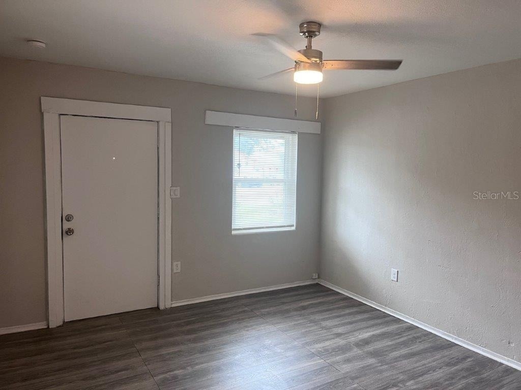 1040 Avondale Avenue - Photo 7