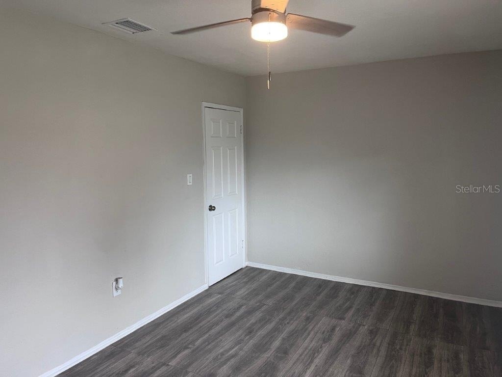 1040 Avondale Avenue - Photo 2