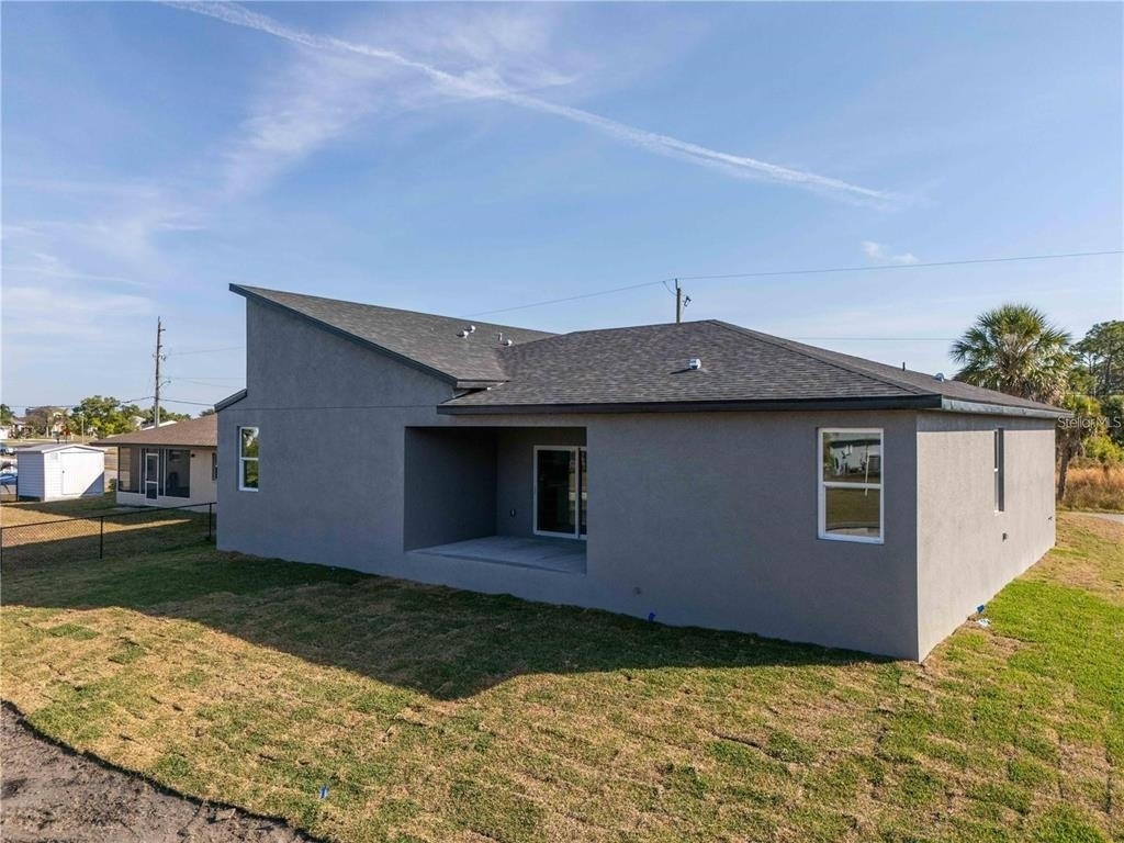15 Ramblewood Street - Photo 73