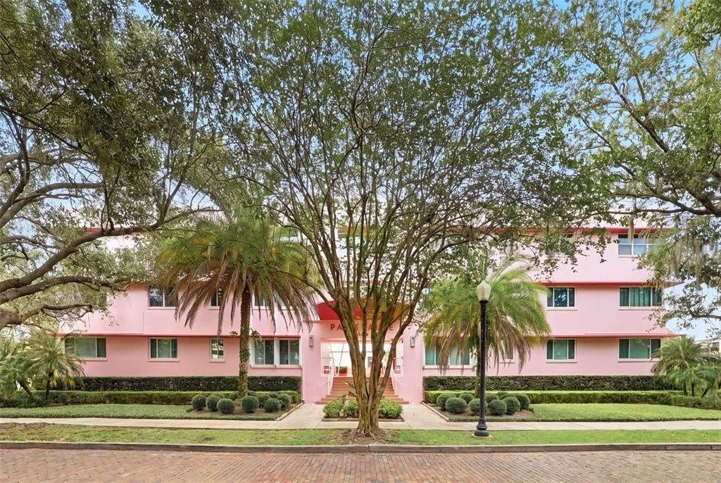 640 N Park Avenue - Photo 1