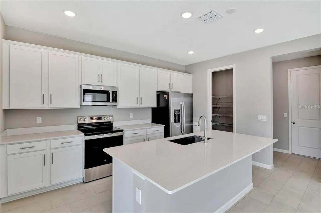 560 Summit River Drive - Photo 1
