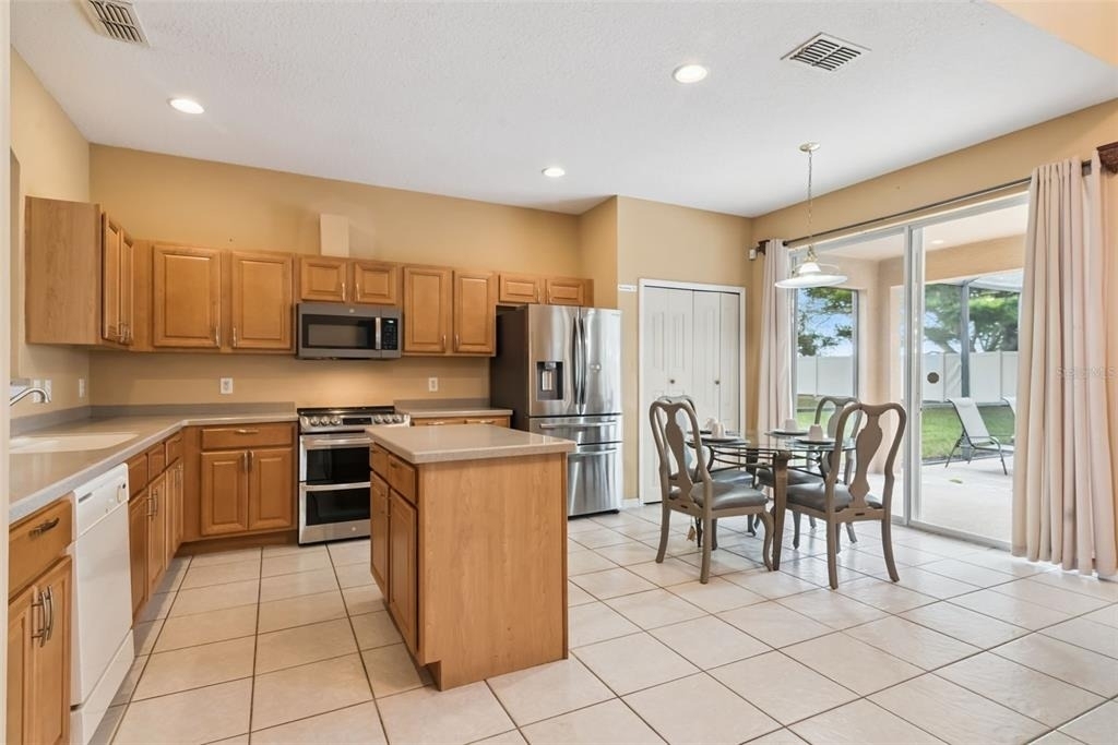 1162 Solana Circle - Photo 3