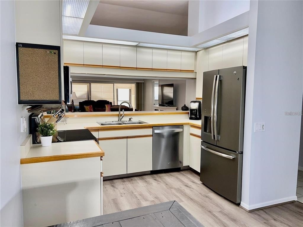 7186 Lakeside Drive - Photo 3