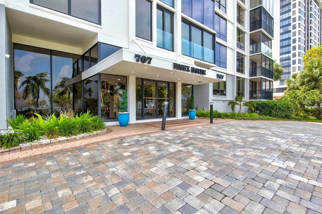 707 S Gulfstream Avenue - Photo 1