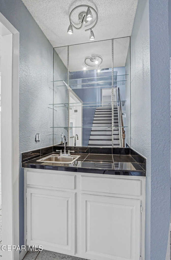 6141 Sierra Valle Lane - Photo 9