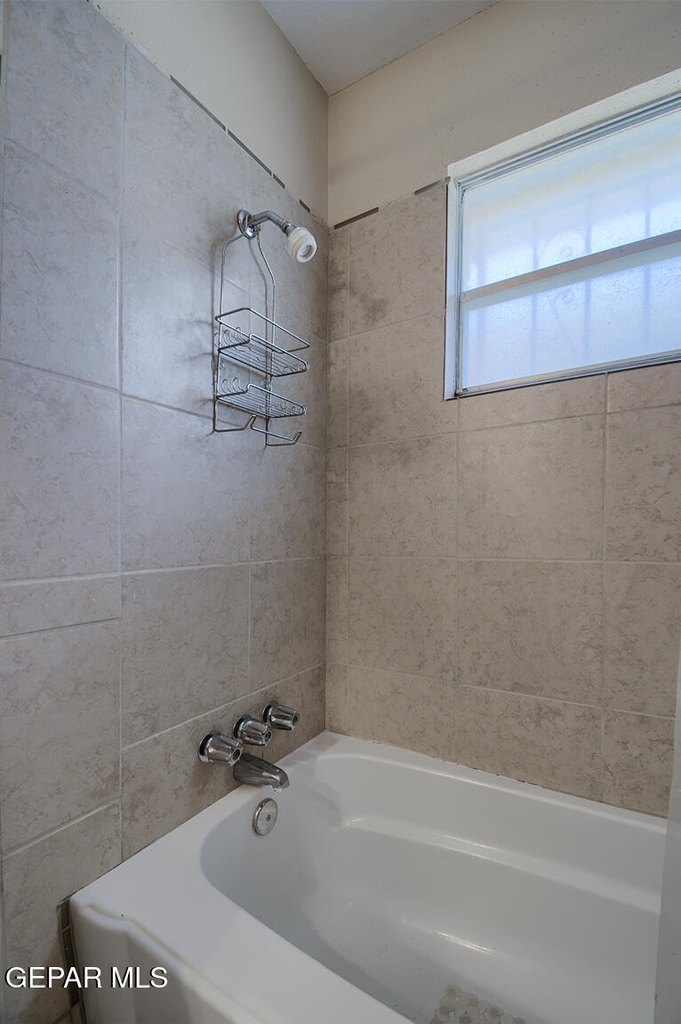 2927 Harrison Avenue - Photo 11