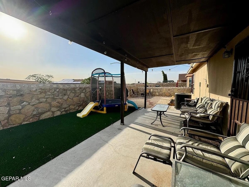 10041 Paloma Drive - Photo 5
