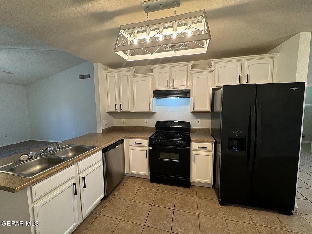 10041 Paloma Drive - Photo 19