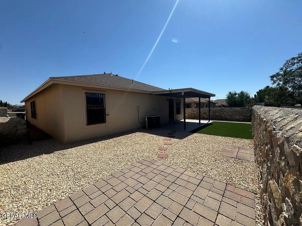 10041 Paloma Drive - Photo 1