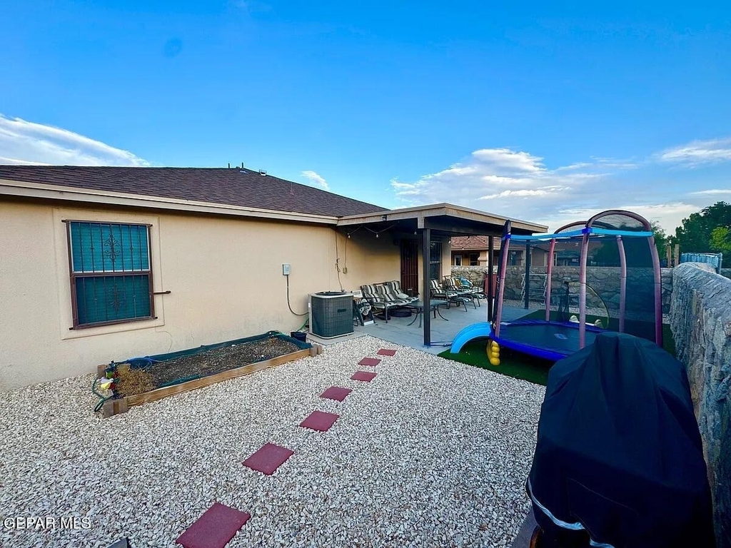 10041 Paloma Drive - Photo 8