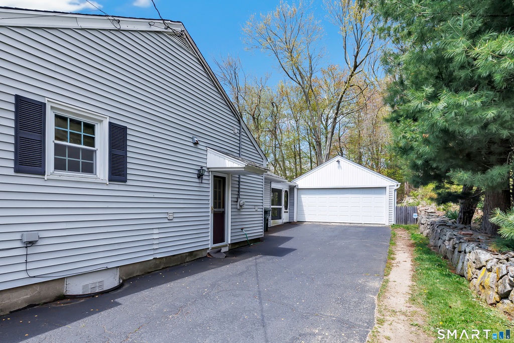 46 Waller Road - Photo 2