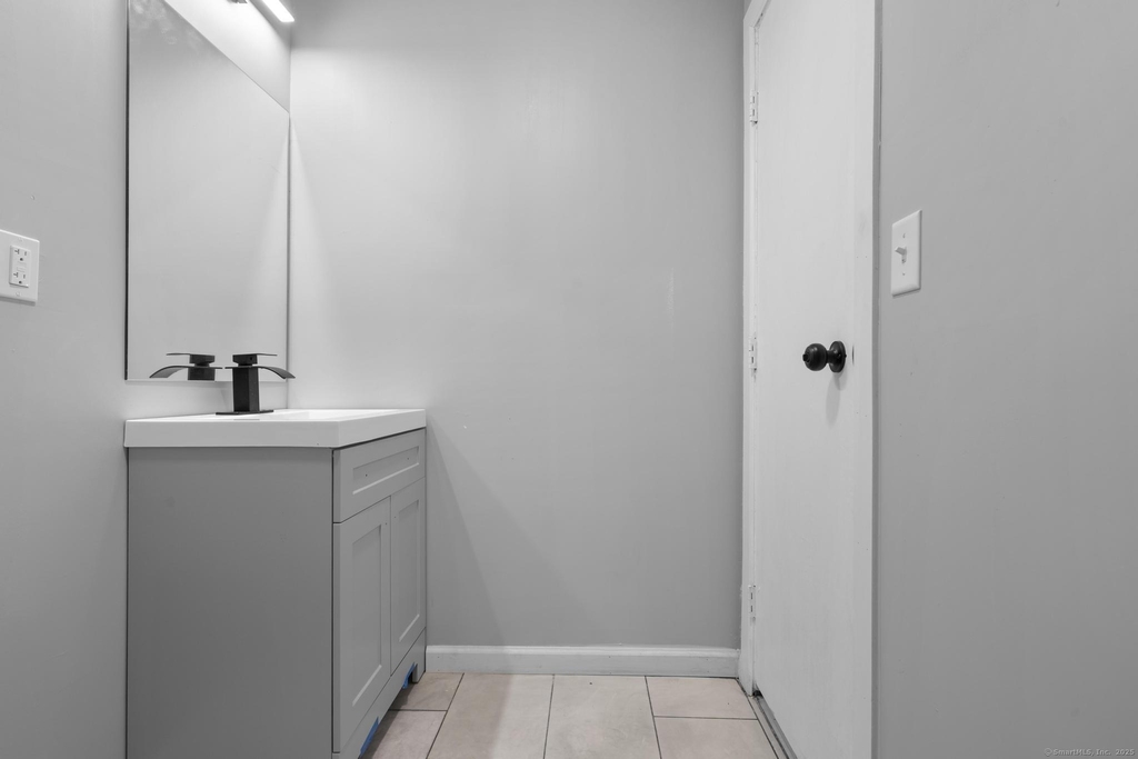 140 Grand Street - Photo 5
