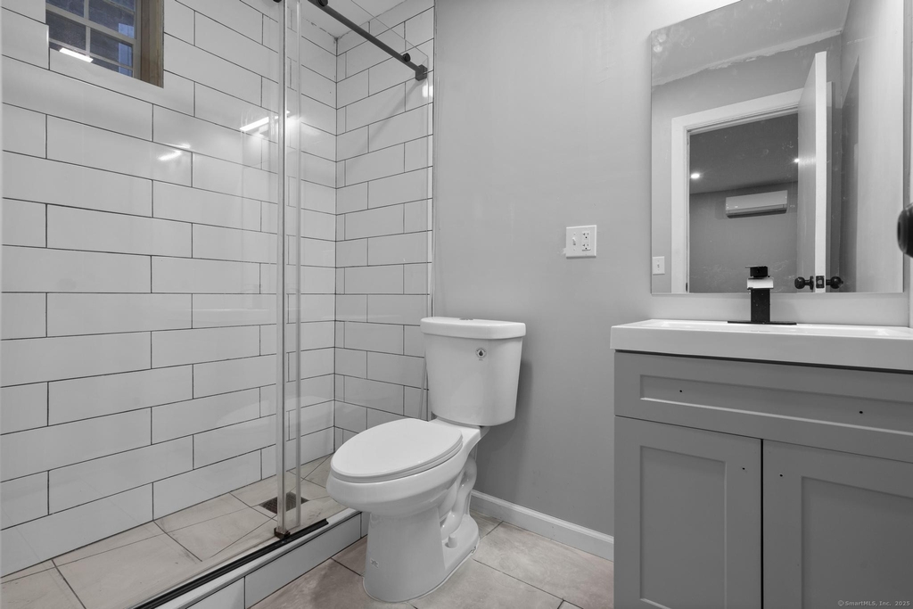 140 Grand Street - Photo 7