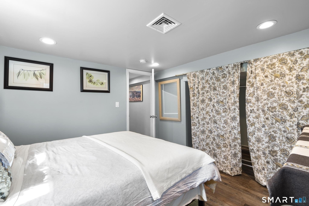 111 Judd Street - Photo 3