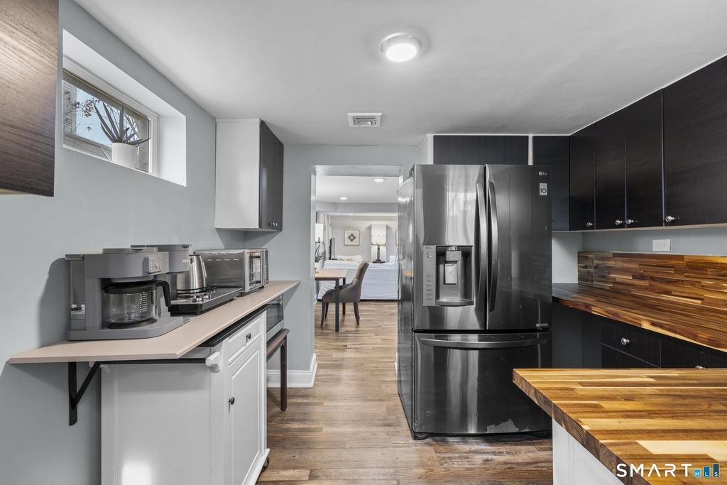 111 Judd Street - Photo 2