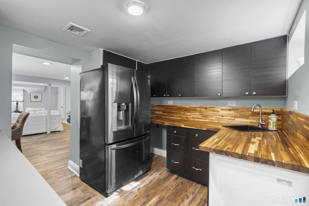 111 Judd Street - Photo 9