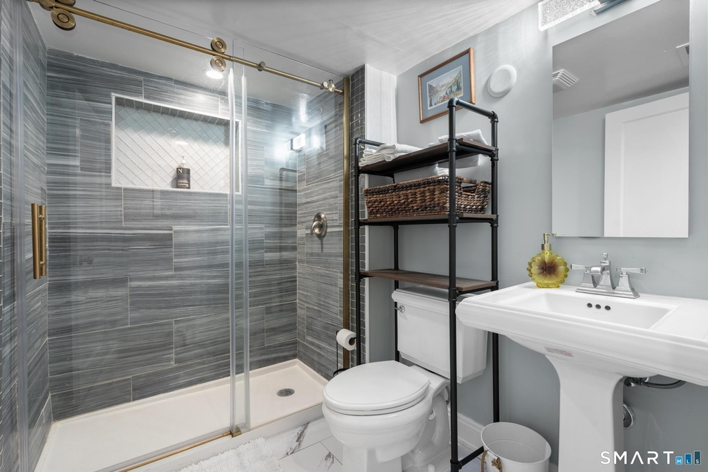 111 Judd Street - Photo 12