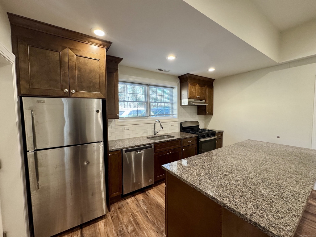 950 Lindley Street - Photo 2