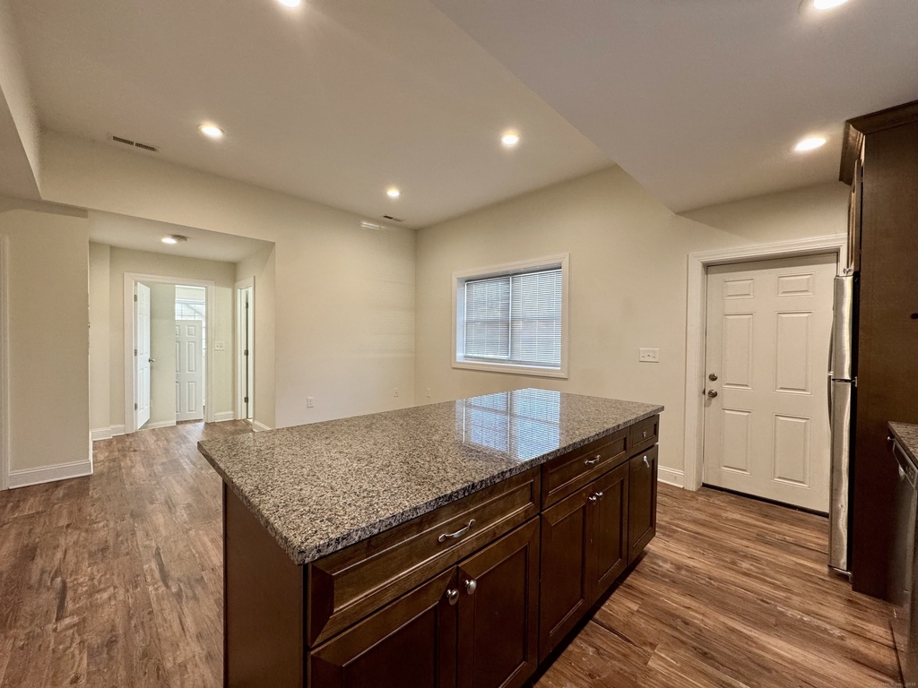 950 Lindley Street - Photo 4