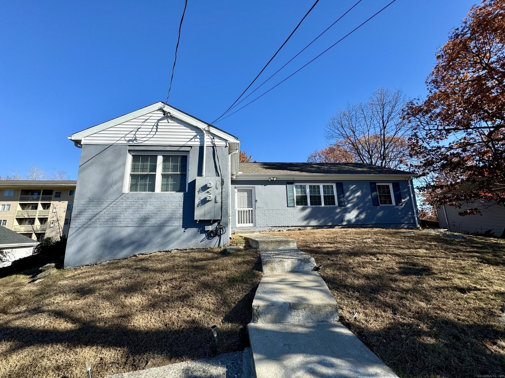 950 Lindley Street - Photo 0