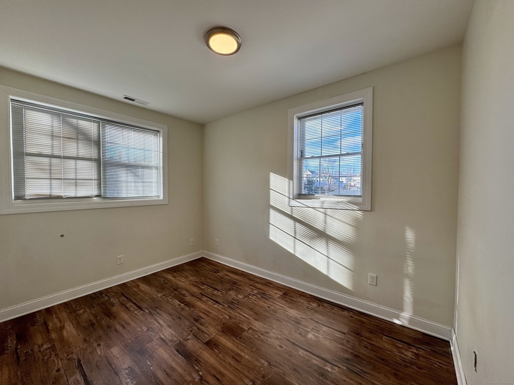 950 Lindley Street - Photo 9