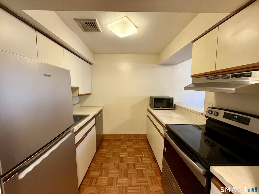 105 Tremont Avenue - Photo 3