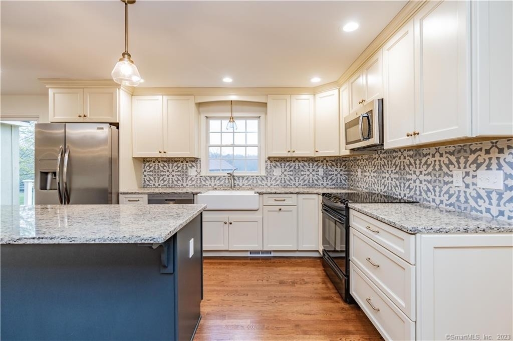 1241 Halladay Avenue - Photo 2