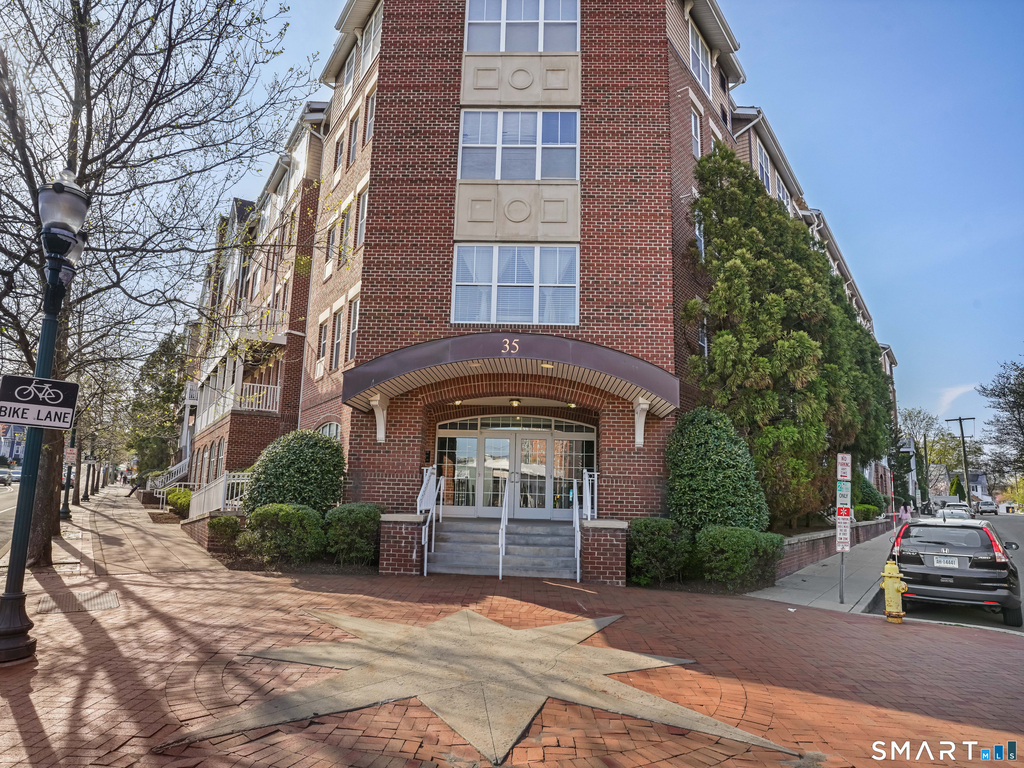 35 Broad Street - Photo 1