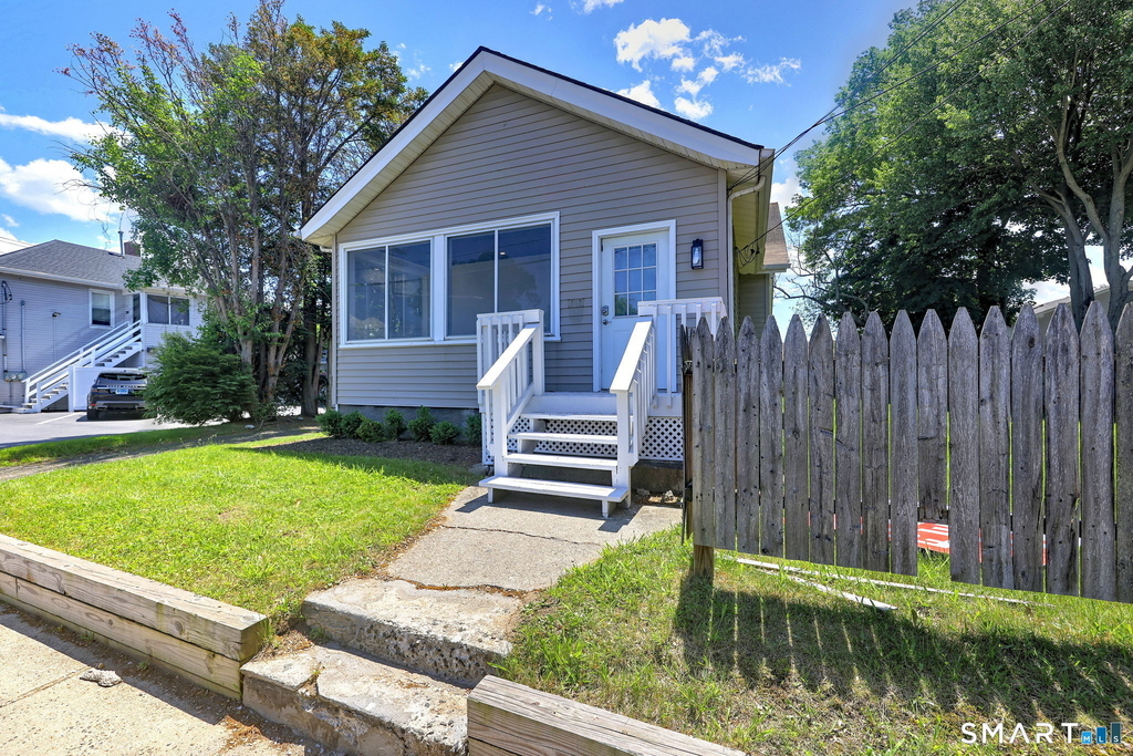 330 Naugatuck Avenue - Photo 0