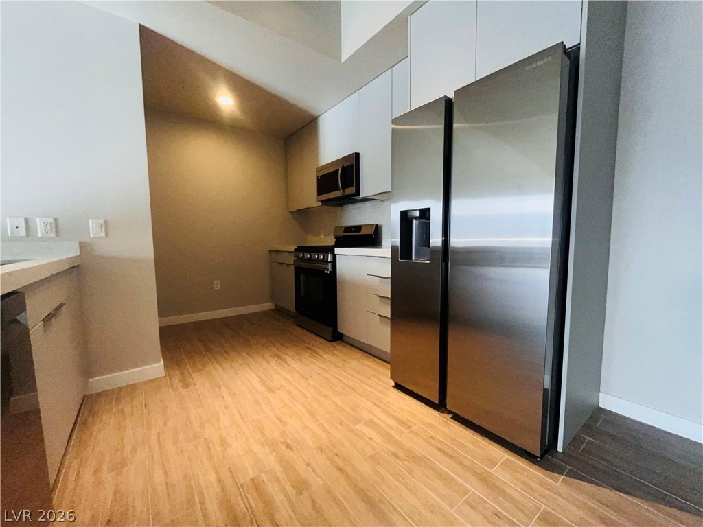 353 E Bonneville Avenue - Photo 2