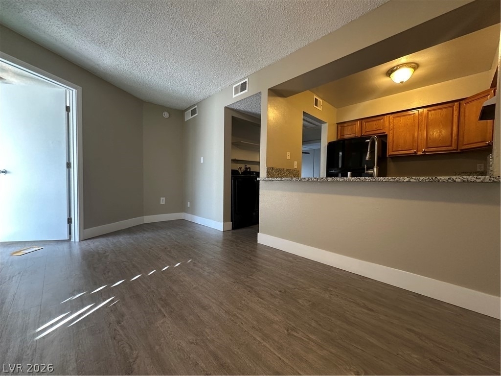 1467 Hialeah Drive - Photo 5