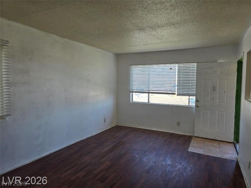 817 Duquesne Avenue - Photo 3