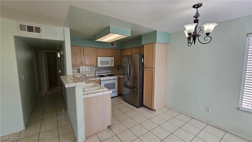 4955 Lindell Road - Photo 4