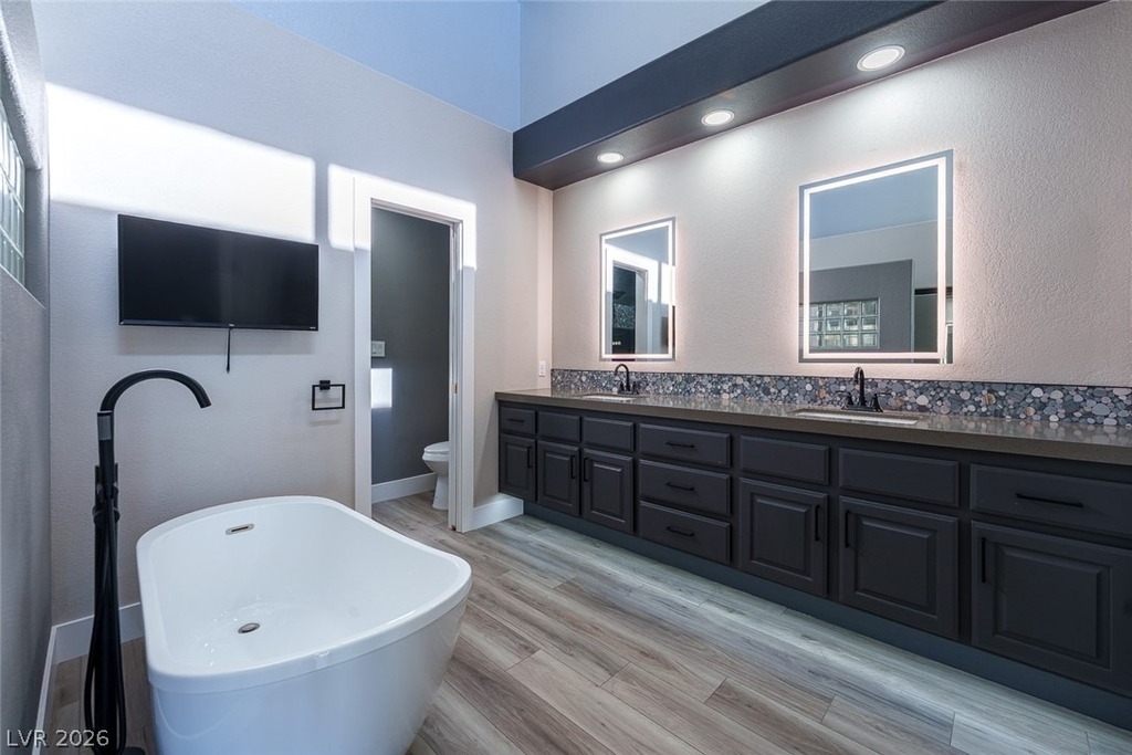 8185 Round Hills Circle - Photo 17
