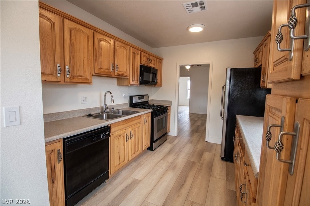 119 W Victory Road - Photo 5