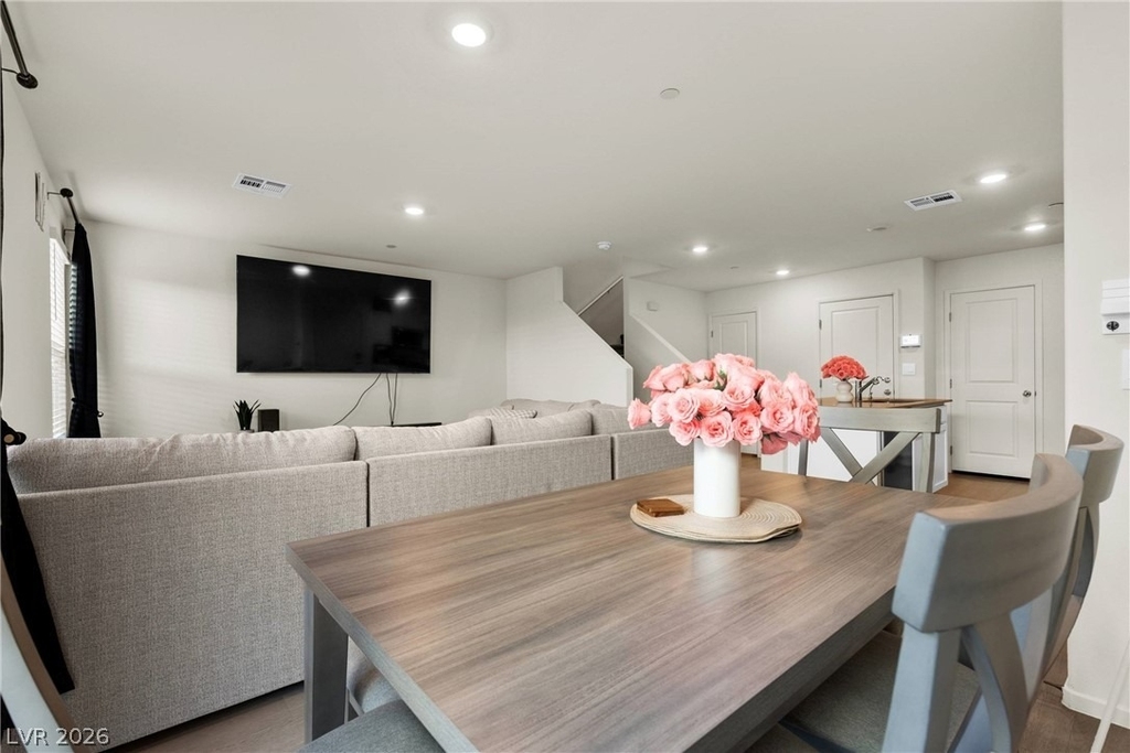 6136 Lily Garden Street - Photo 8