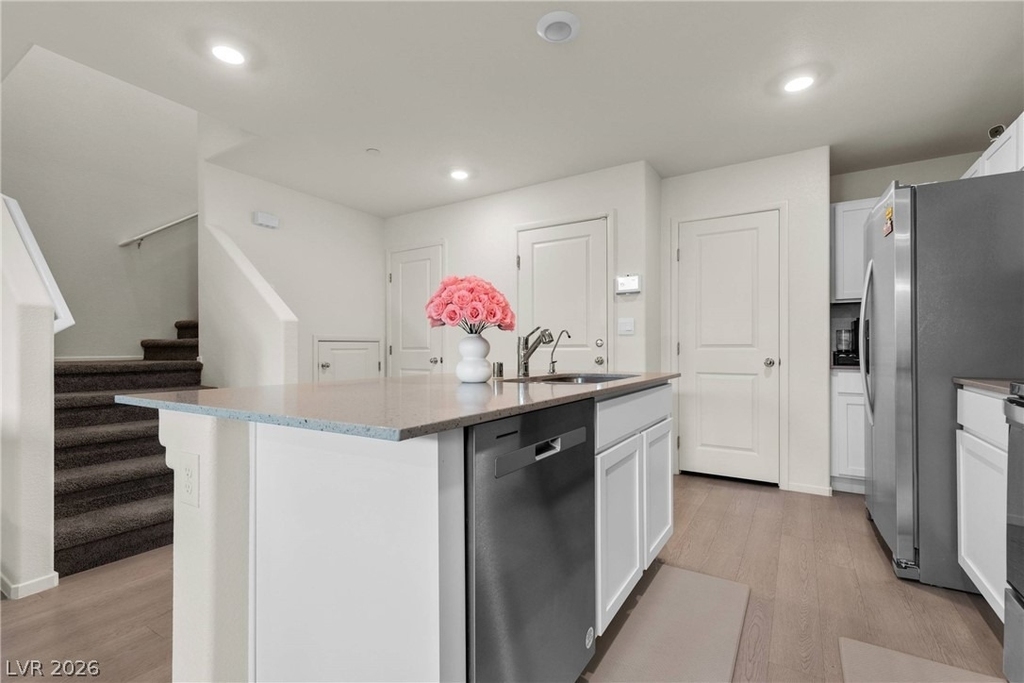 6136 Lily Garden Street - Photo 3