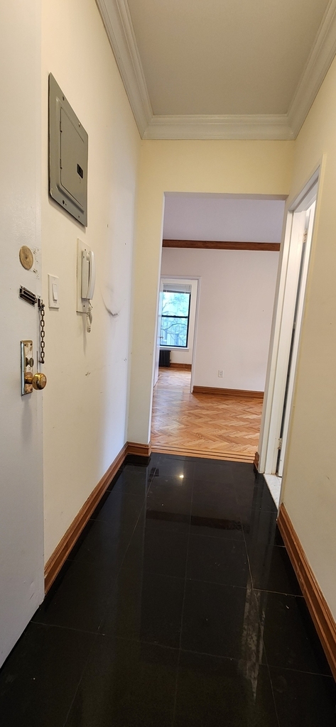East 18th Street / 2nd Ave - Photo 4