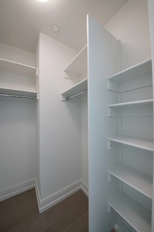 555 10th Avenue - Photo 1