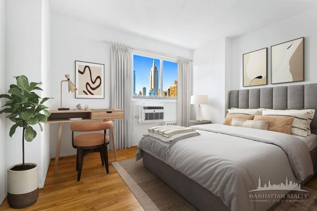 2nd Avenue - Photo 5