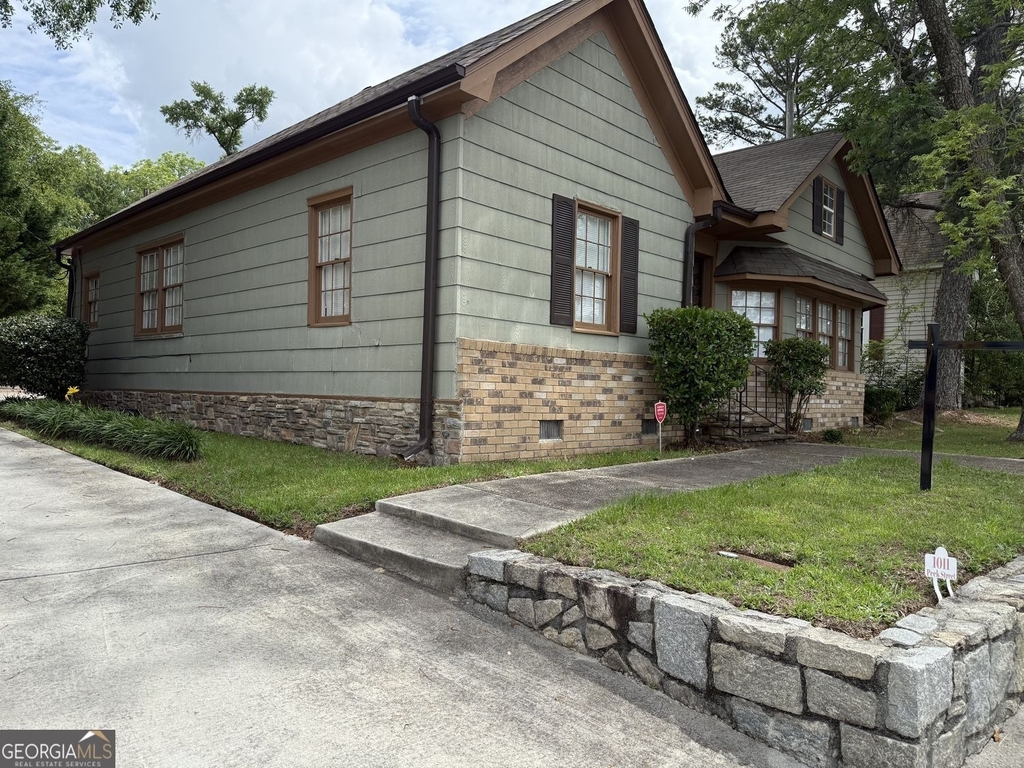 1011 Peek Street Nw - Photo 1