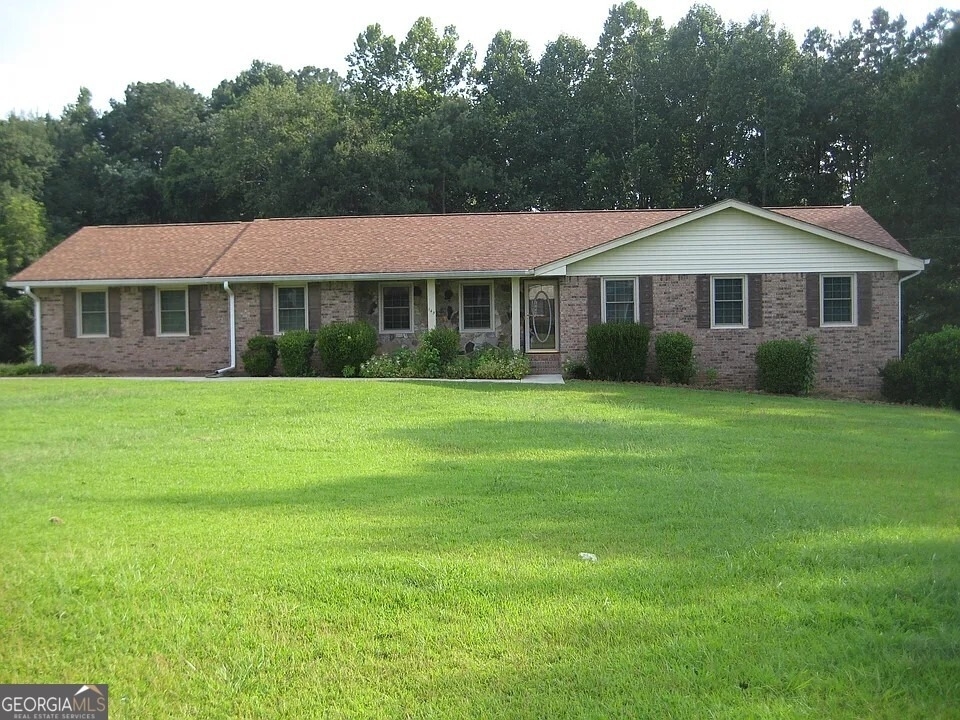 145 Redwood Circle - Photo 0
